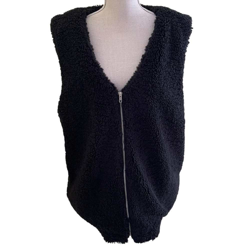 Easel Black Sherpa Zip Front Oversized Vest M